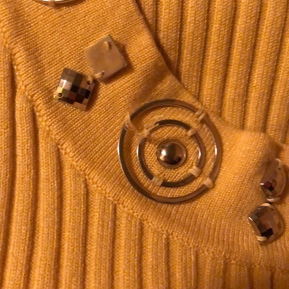 R-Q-T top 💰5/$25 any bundle of 4+ exp 6/3/23 (✅3/$21 in bundles of 3+ - Picture 2 of 5